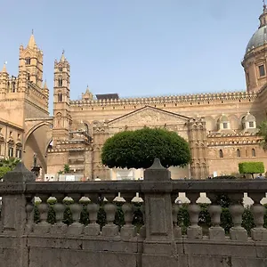 Alla Cattedrale , Palermo Italia