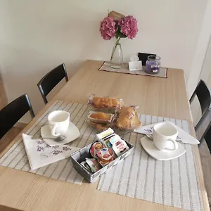 La Casa De Nani , Porcen Italia