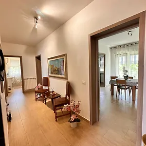 Casa Luna , Mestre Italia
